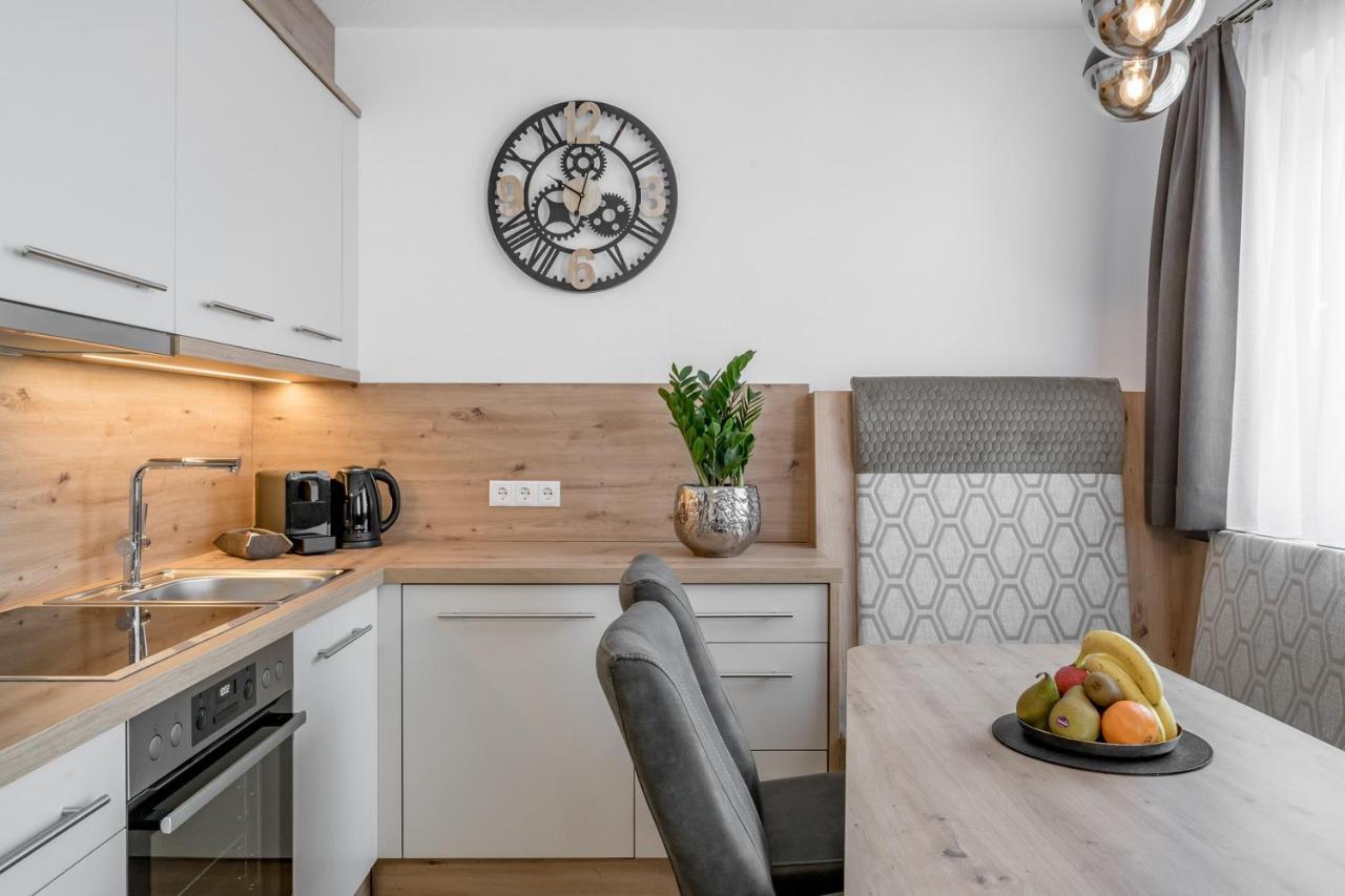 Holzknecht Apartment *